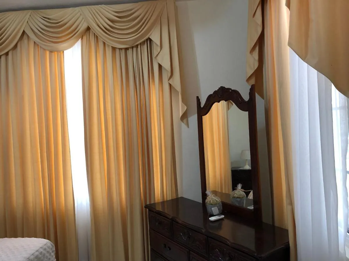 Guest house Goldenview Guesthouse Ocho Rios Jamaica