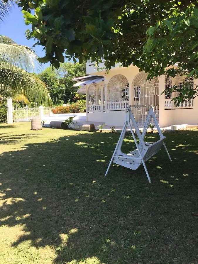 Goldenview Guesthouse Ocho Rios Jamaica
