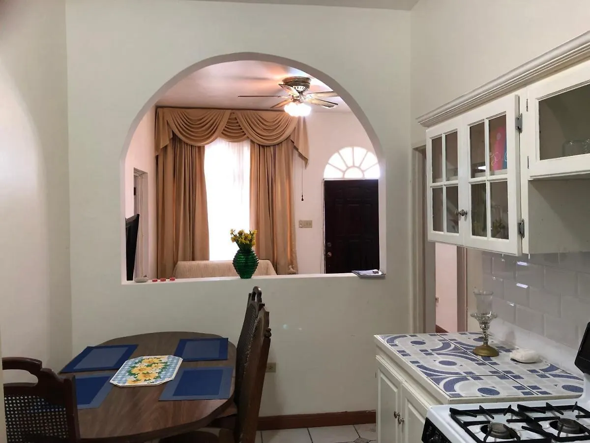 Guest house Goldenview Guesthouse Ocho Rios
