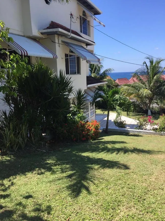 Goldenview Guesthouse Ocho Rios Guest house